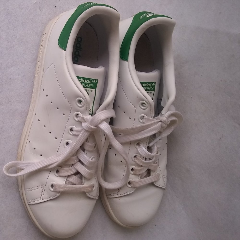 Adidas Stan Smith Sneakers Excellent Pre Owned Size:7 & White/Green Laces Good..